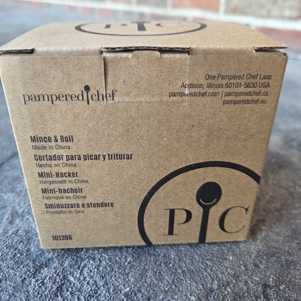 Pampered Chef Mince & Roll NEW in Box 101396